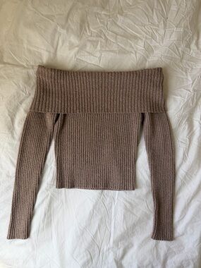 Emory Park Off-Shoulder Ribbed Sweater in Taupe